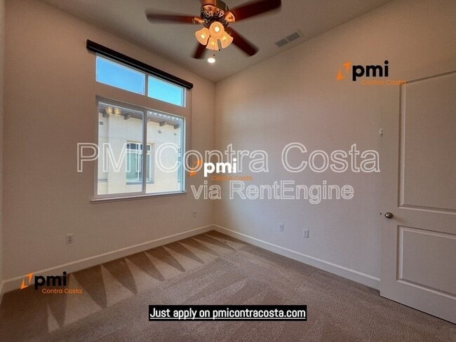 Building Photo - 5217 S Esprit Loop