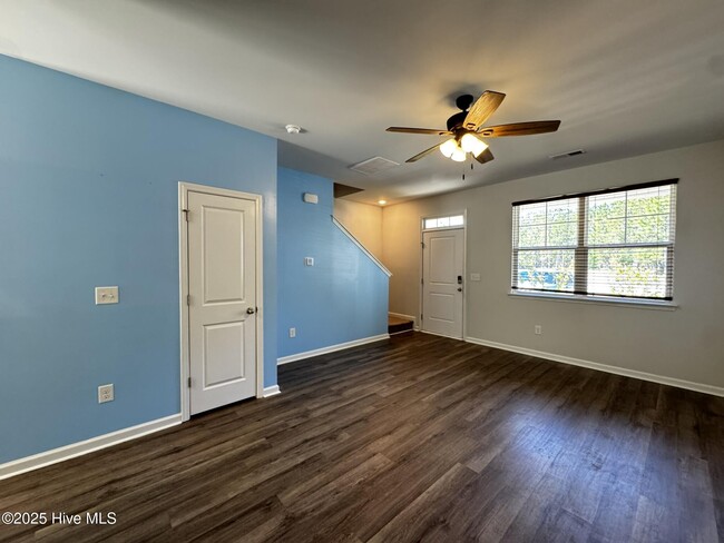 Building Photo - 1505 Pleasant Holw Ct SE