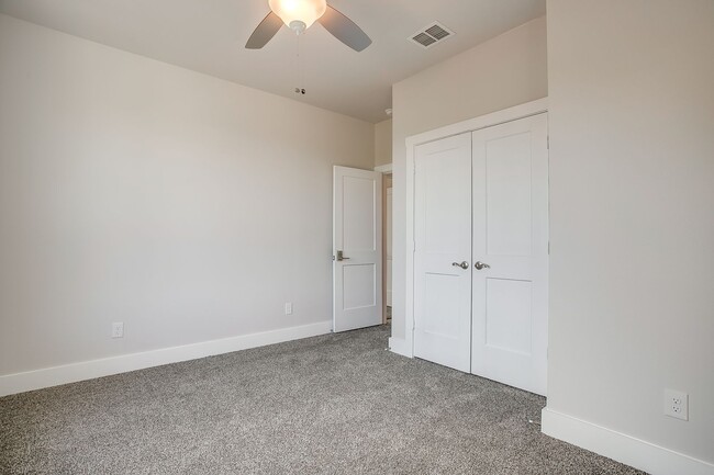 Building Photo - 2321 Benbrook Blvd