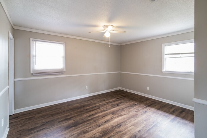 Building Photo - 3 Dogwood Cir