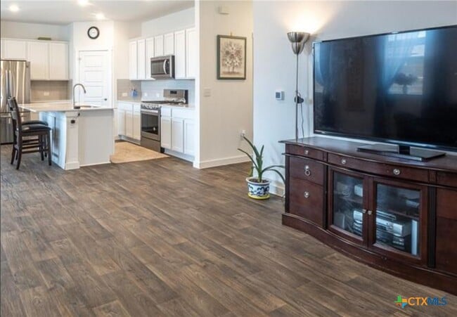 Building Photo - 14020 Neskar Dr