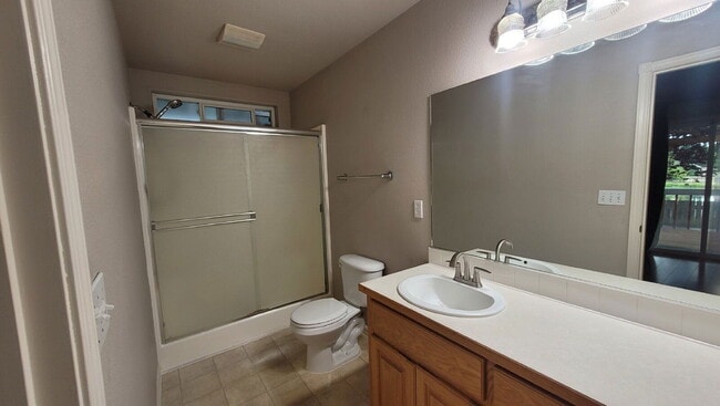 Building Photo - 310 Village Dr