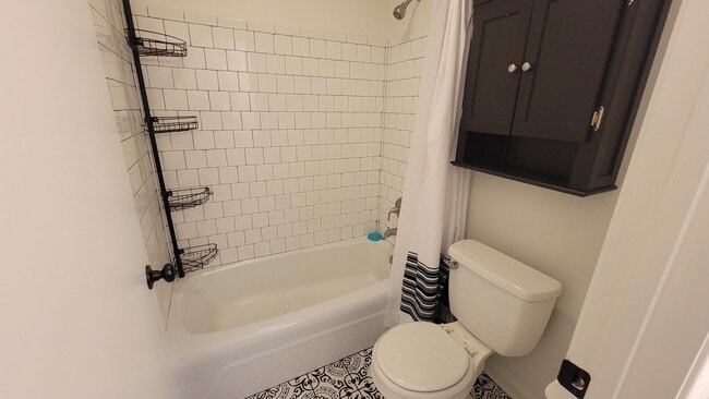 Building Photo - Clean Two Bedroom Condo For Rent