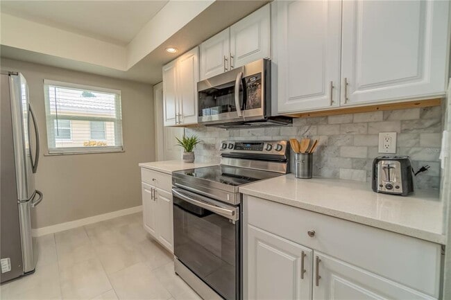 Building Photo - 33 Caddy Rd