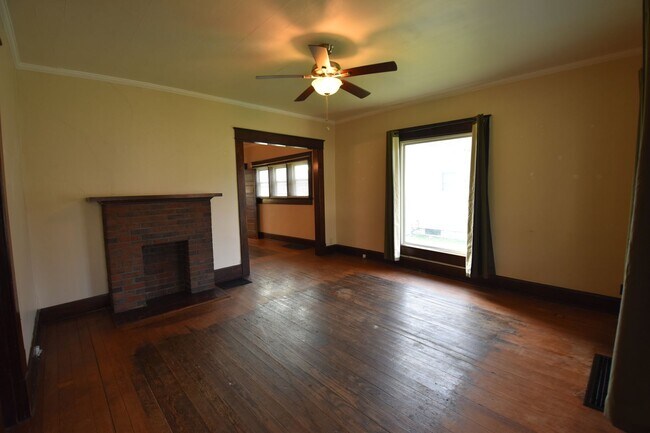 Building Photo - Two Bedroom House in Knightstown