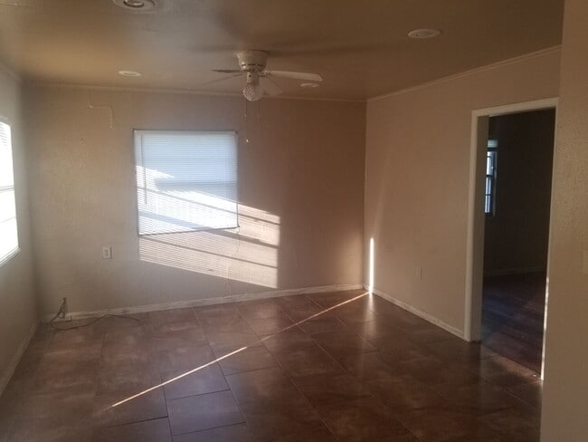 Building Photo - 1 bedroom 1 bath