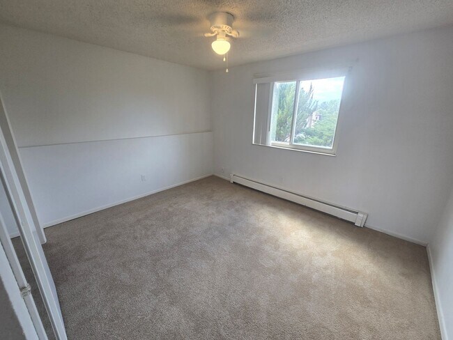 Building Photo - 1447 Nokomis Dr