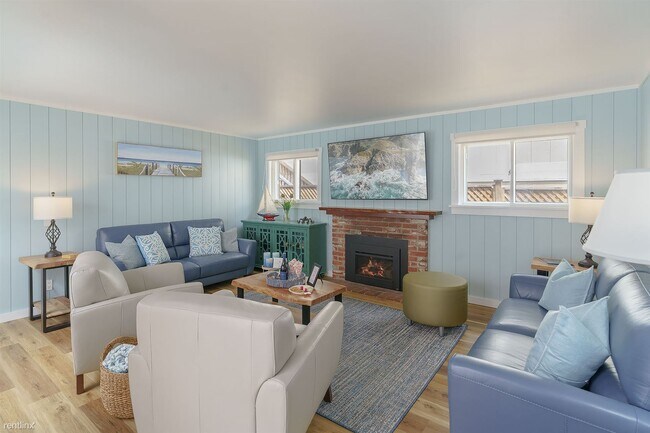 Building Photo - 3 br, 1.5 bath House - 3853 Ocean Spray