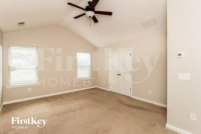 Building Photo - 38 Foothills Pkwy NE