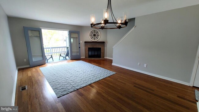 Building Photo - 442 Darby Ln