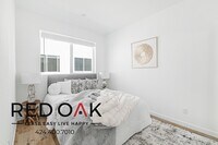 Building Photo - 11958 Vanowen St