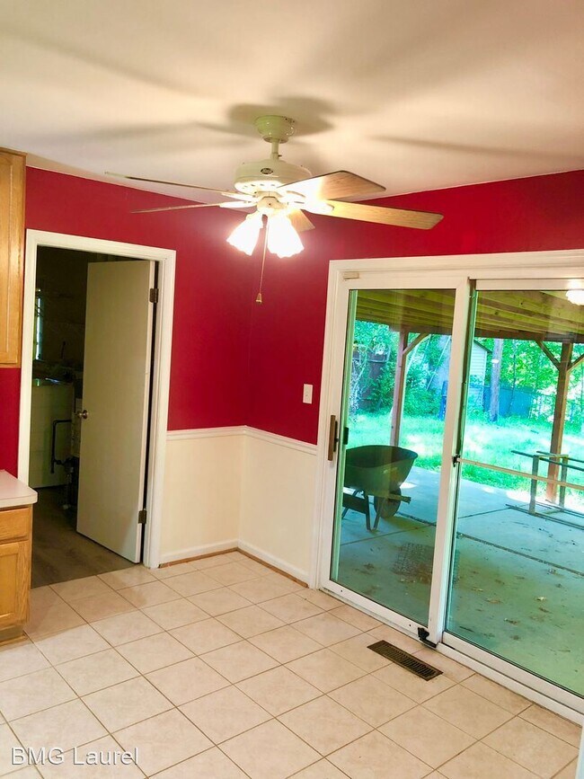 Building Photo - 3 br, 2 bath House - 13432 Yorktown Dr.