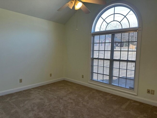 Building Photo - 146 Bluebird Ln