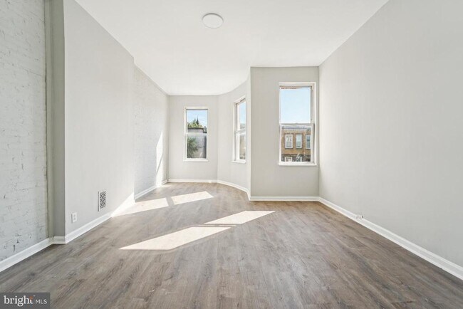 Building Photo - 2356 McCulloh St