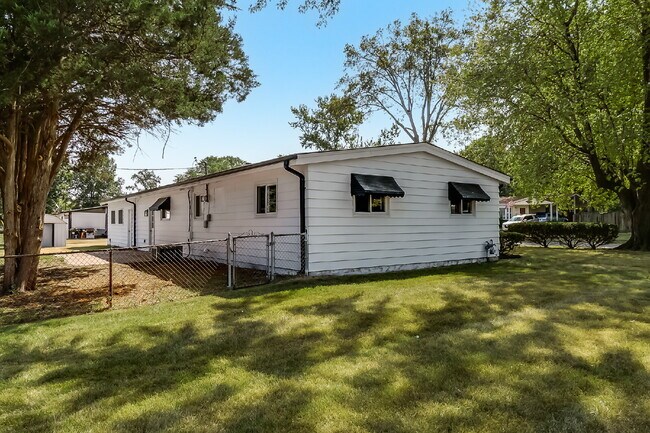 Building Photo - Charming & Modern 3 Bed / 1 Bath Home in Florissant