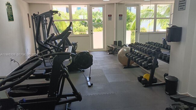 Building Photo - 245 18th St