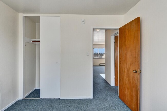 Building Photo - 90 Terra Vista Ave