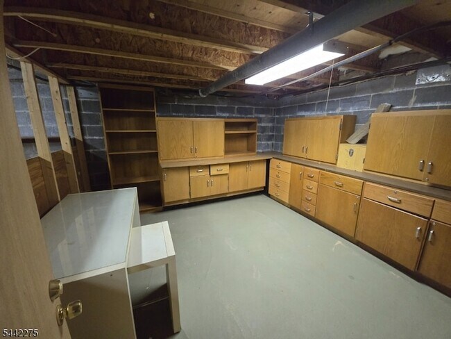Building Photo - 41 Arbor Cir