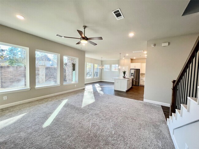 Building Photo - 547 Kingston Ln