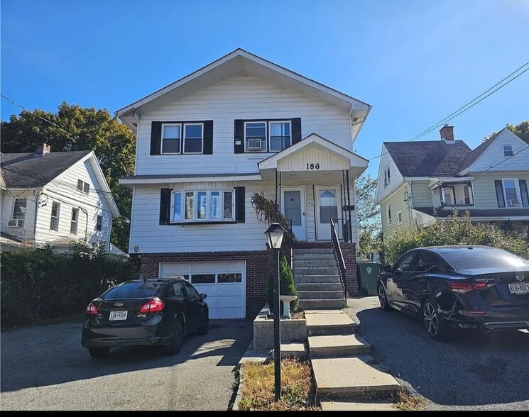 spacious house in a prime location. - 186 Highland Ave
