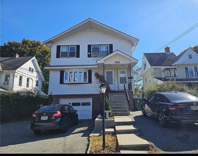 Building Photo - 186 Highland Ave