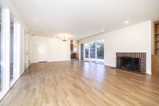 Building Photo - Wonderfully Located 3 Bed, 1 Bath Home- Close to Michell Park + Library, Shops, and More!