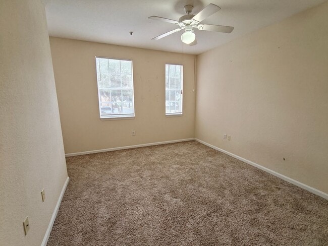 Building Photo - Beautiful 3 Bedroom, 2 Bathroom Townhome with Garage – Pet Friendly!