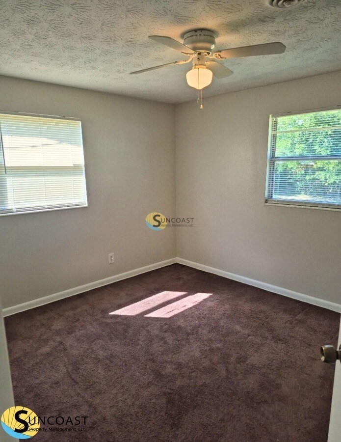 Building Photo - 454 Gano Ct