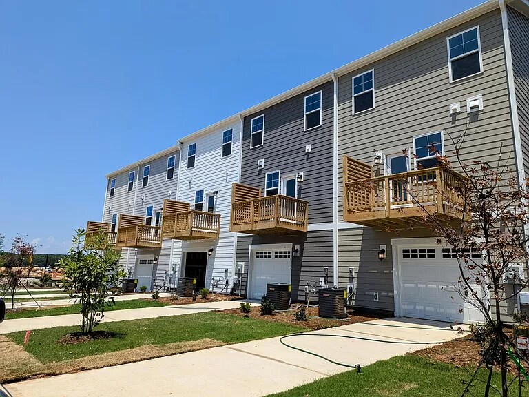Building Photo - 407 Carolina Spgs Blvd