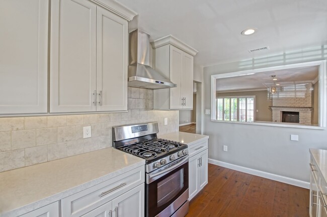 Building Photo - REMODELED, BRIGHT & AIRY, 4BR3BA HOME W/ G...