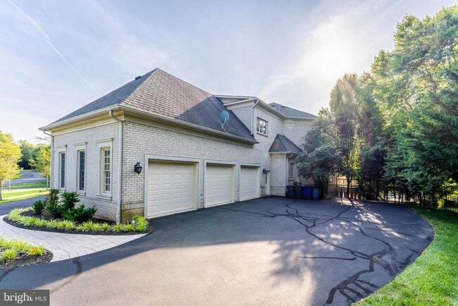Building Photo - 860 Nicholas Run Dr