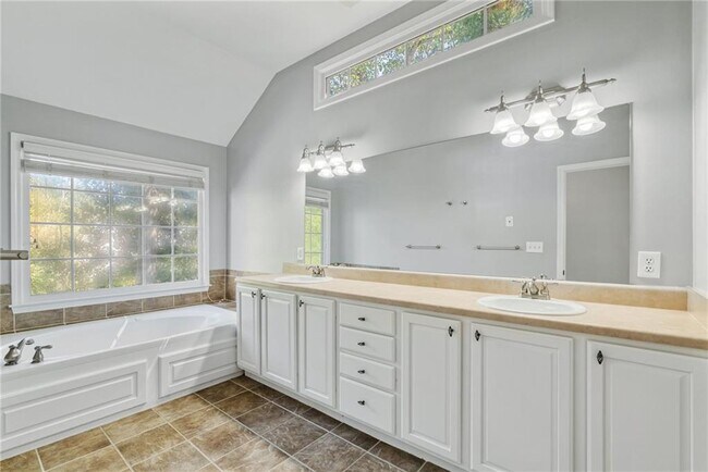 Building Photo - 1362 Cartecay Dr NE