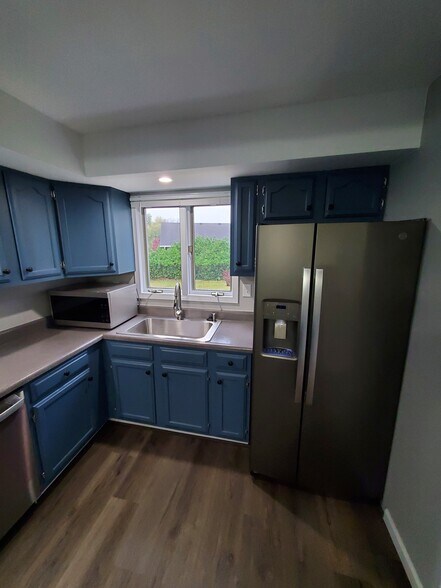 Building Photo - 12 Pebble Ct