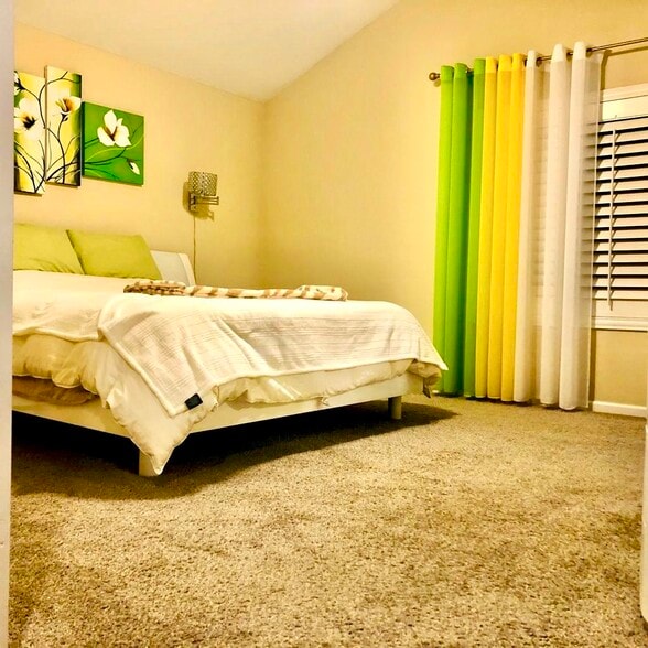 Building Photo - 24641 Ashland Dr