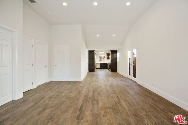 Building Photo - 507 Norwich Dr