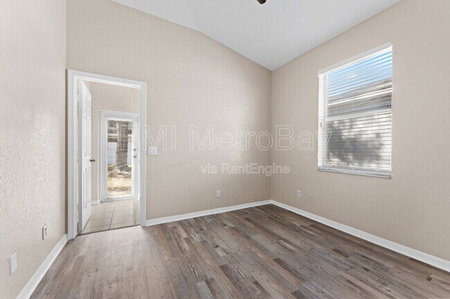 Building Photo - 11709 Holly Creek Dr