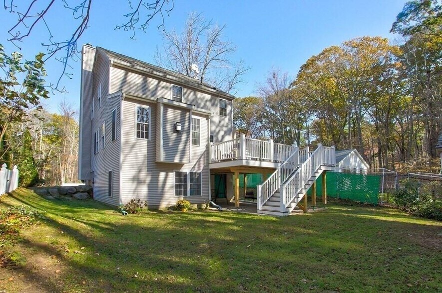 Backyard - 16 Knoll Rd