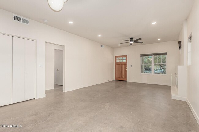 Building Photo - 125 N 11th Ave