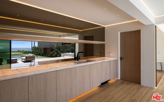 Building Photo - 31100 Broad Beach Rd