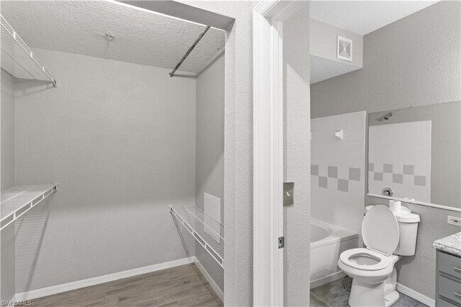 Building Photo - 11561 Villa Grand