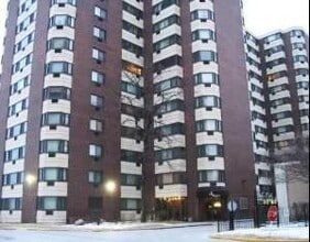 Building Photo - 7337 S South Shore Dr