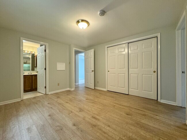 Building Photo - 61 Richard Brown Dr