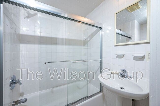 Building Photo - 1007 W Franklin St