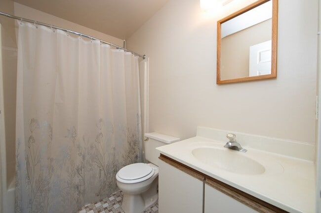 Building Photo - 118 Allens Ln