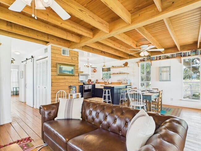 Building Photo - Hunting Retreat with 40 acre Yard