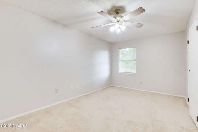 Building Photo - 200 Lodge Dr