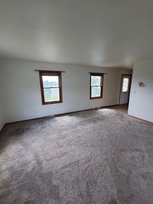 Building Photo - N93W27616 Quail Holw Ct