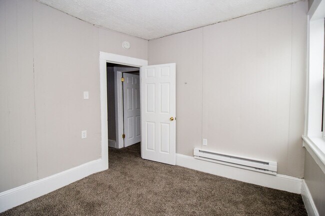 Building Photo - 2947 E 57th St