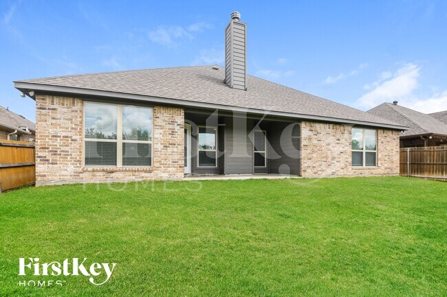 Building Photo - 612 Zachary Dr