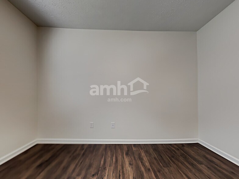 Building Photo - 6917 Merryhill Dr